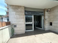 Negozio/Locale commerciale in Commerciale