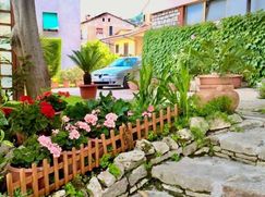 Casa Bi/Trifamiliare in Residenziale
