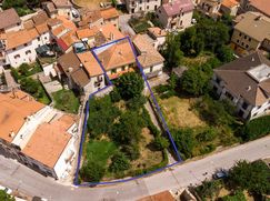 Casa Bi/Trifamiliare in Residenziale