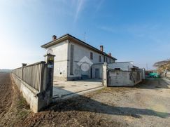 Casa Bi/Trifamiliare in Residenziale