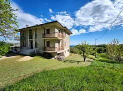 Casa Bi/Trifamiliare in Residenziale