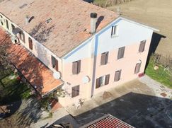 Casa Bi/Trifamiliare in Residenziale