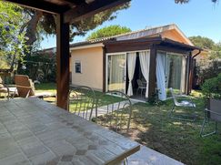 Casa Bi/Trifamiliare in Residenziale
