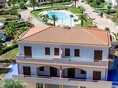 Casa Bi/Trifamiliare in Residenziale