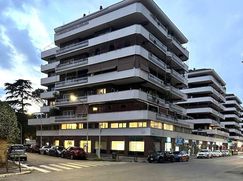 Negozio/Locale commerciale in Commerciale