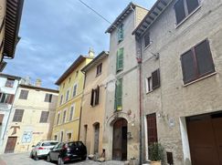 Casa Bi/Trifamiliare in Residenziale