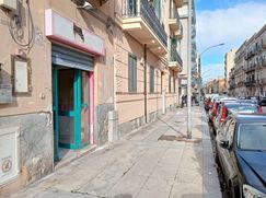 Negozio/Locale commerciale in Commerciale