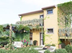 Casa Bi/Trifamiliare in Residenziale