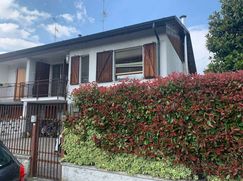 Casa Bi/Trifamiliare in Residenziale