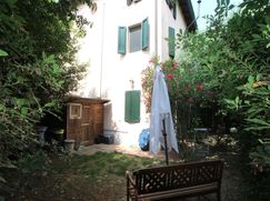 Casa Bi/Trifamiliare in Residenziale