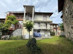 Casa Bi/Trifamiliare in Residenziale