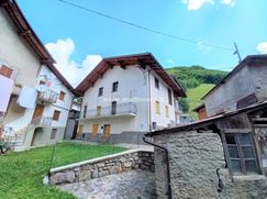 Casa Bi/Trifamiliare in Residenziale