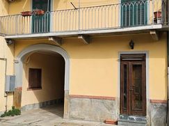 Casa Bi/Trifamiliare in Residenziale