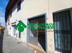 Negozio/Locale commerciale in Commerciale
