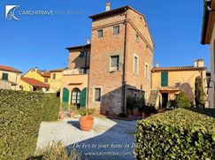 Casa Bi/Trifamiliare in Residenziale