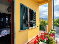 Casa Bi/Trifamiliare in Residenziale