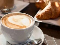 Attività/Licenza (con o senza mura) in Commerciale