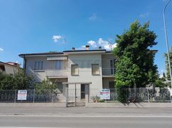 Casa Bi/Trifamiliare in Residenziale