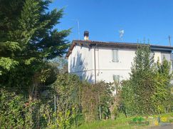 Casa Bi/Trifamiliare in Residenziale