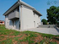 Casa Bi/Trifamiliare in Residenziale