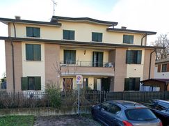 Casa Bi/Trifamiliare in Residenziale