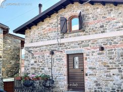 Casa Bi/Trifamiliare in Residenziale