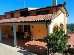 Casa Bi/Trifamiliare in Residenziale