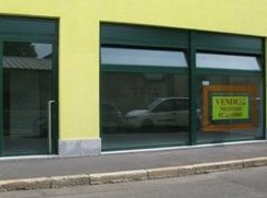 Negozio/Locale commerciale in Commerciale