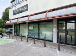 Negozio/Locale commerciale in Commerciale