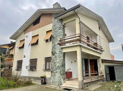 Casa Bi/Trifamiliare in Residenziale