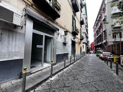 Negozio/Locale commerciale in Commerciale