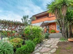 Casa Bi/Trifamiliare in Residenziale