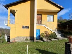 Casa Bi/Trifamiliare in Residenziale