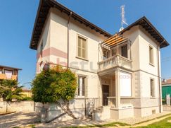 Casa Bi/Trifamiliare in Residenziale