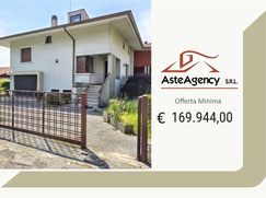 Casa Bi/Trifamiliare in Residenziale