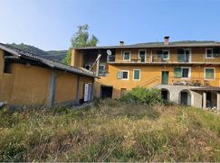 Casa Bi/Trifamiliare in Residenziale
