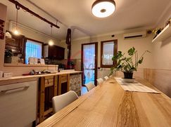 Casa Bi/Trifamiliare in Residenziale