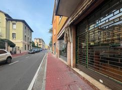 Negozio/Locale commerciale in Commerciale