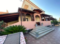 Casa Bi/Trifamiliare in Residenziale