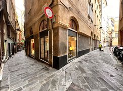 Negozio/Locale commerciale in Commerciale