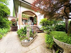 Casa Bi/Trifamiliare in Residenziale