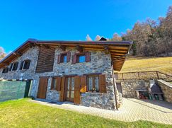Casa Bi/Trifamiliare in Residenziale