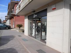 Negozio/Locale commerciale in Commerciale