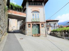 Casa Bi/Trifamiliare in Residenziale