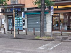Negozio/Locale commerciale in Commerciale