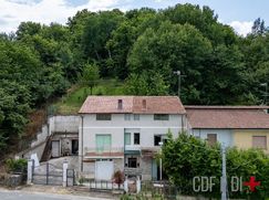 Casa Bi/Trifamiliare in Residenziale