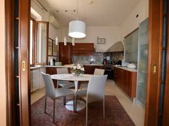 Casa Bi/Trifamiliare in Residenziale