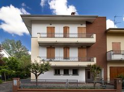 Casa Bi/Trifamiliare in Residenziale
