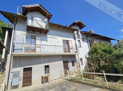 Casa Bi/Trifamiliare in Residenziale