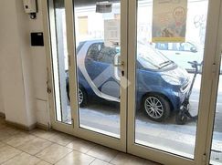 Negozio/Locale commerciale in Commerciale